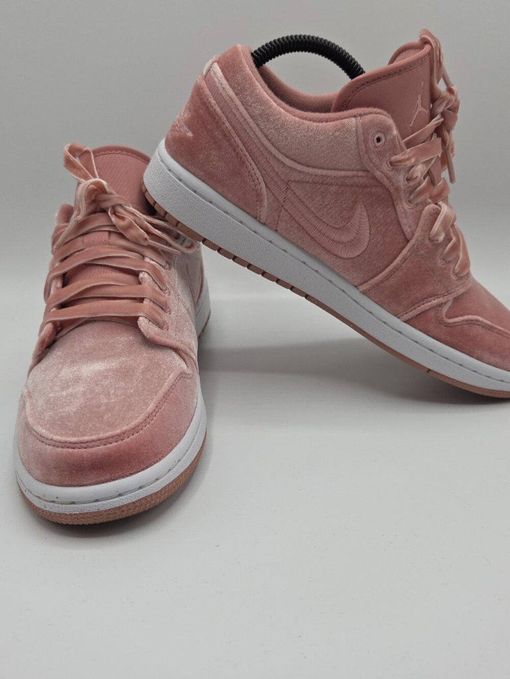 Air Jordan 1 Low SE Pink Velvet Sz 10